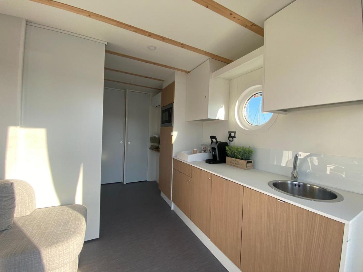Marina Del Gargano Houseboat Hotel Manfredonia Exterior photo
