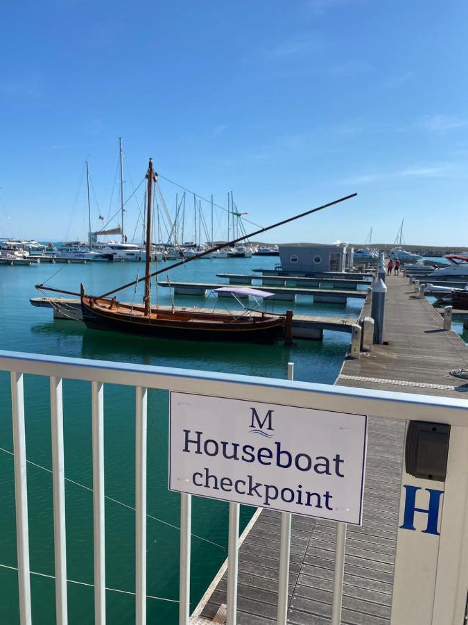 Marina Del Gargano Houseboat Hotel Manfredonia Exterior photo